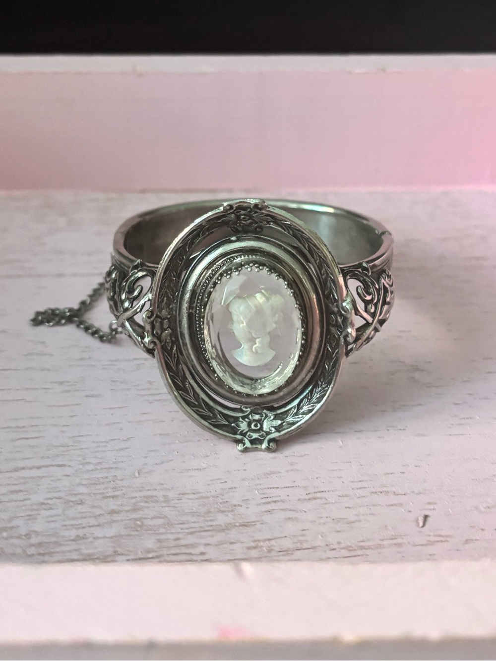 Whiting & Davis Vintage Silver-Tone Bracelet with Glass Cameo